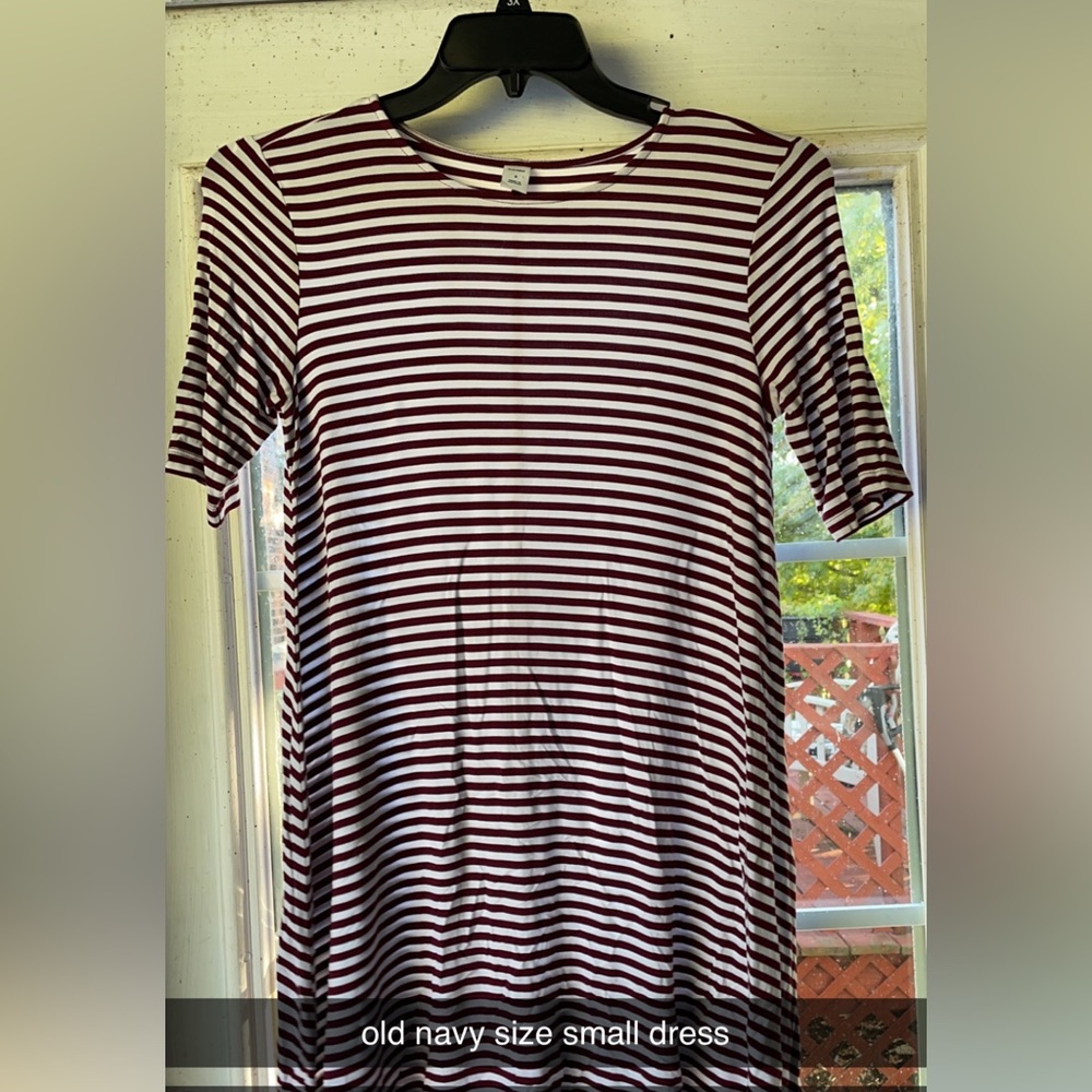 Old Navy burgundy striped dress